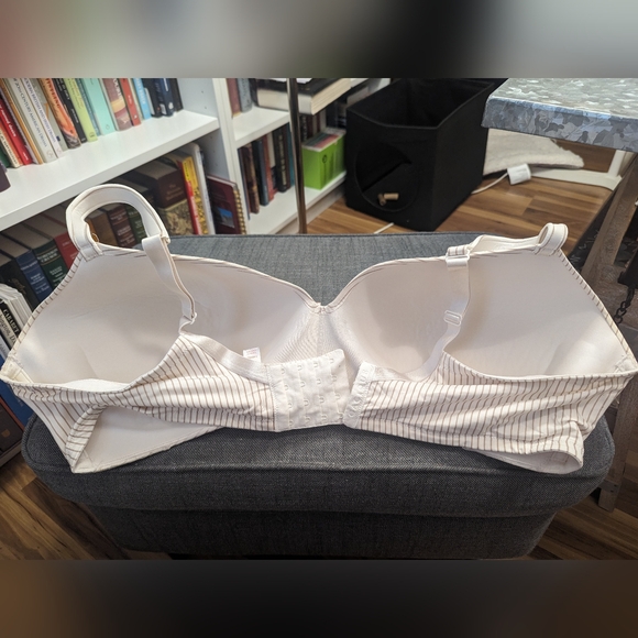 Cacique 44F(DDD) t-shirt wirefree bra - super comfy! - Picture 4 of 4